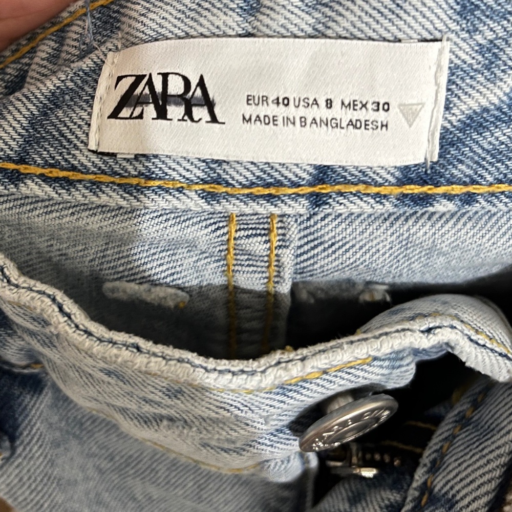 Zara Women’s Blue Light Wash High Rise Mom Jeans Sz-8 - Picture 5 of 7
